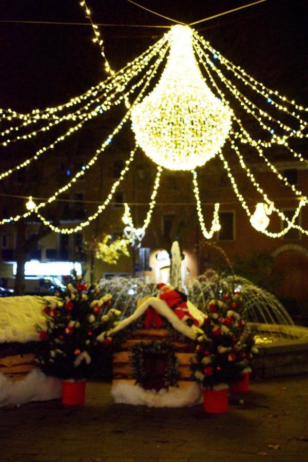 Guest House Persico เดเซนซาโนเดลการ์ดา ภายนอก รูปภาพ